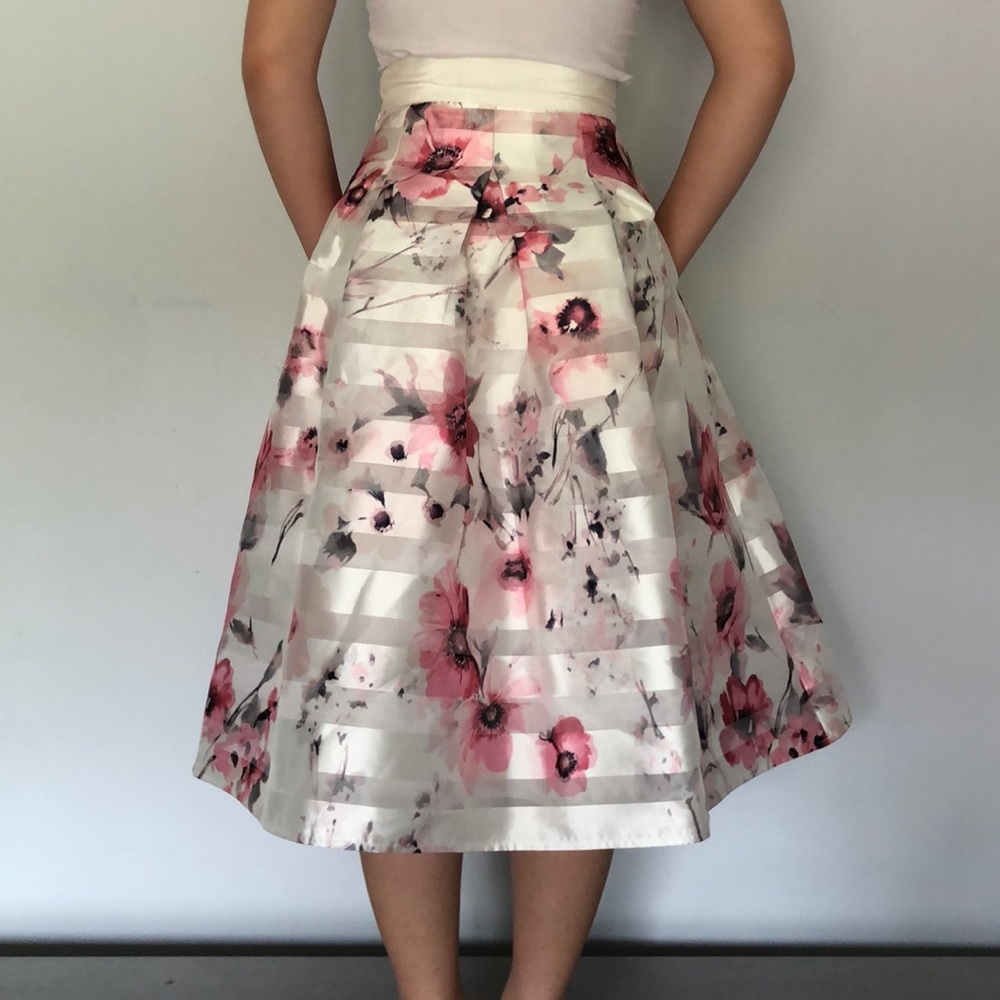 White House black market floral full skirt
